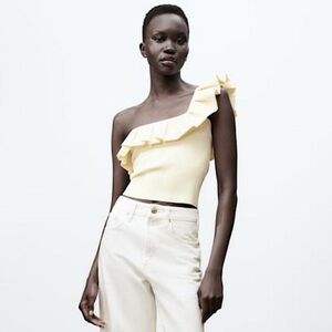 Zara Off the Shoulder White/Cream Top - Size Large
